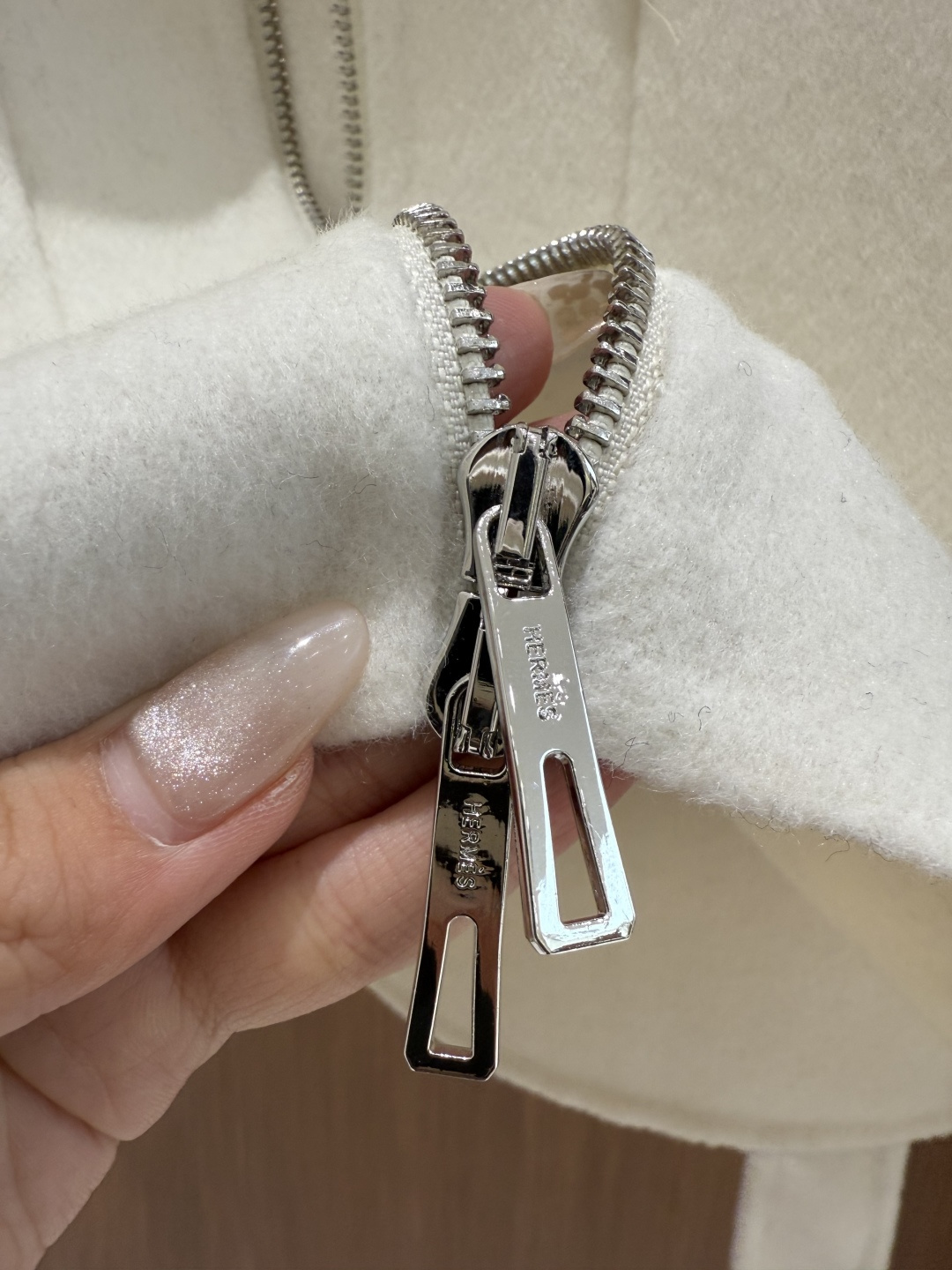 Hermes 25秋冬新款 极简双口袋羊绒大衣 yb定制100%羊绒 定制zg刻字logo辅料 高版本 