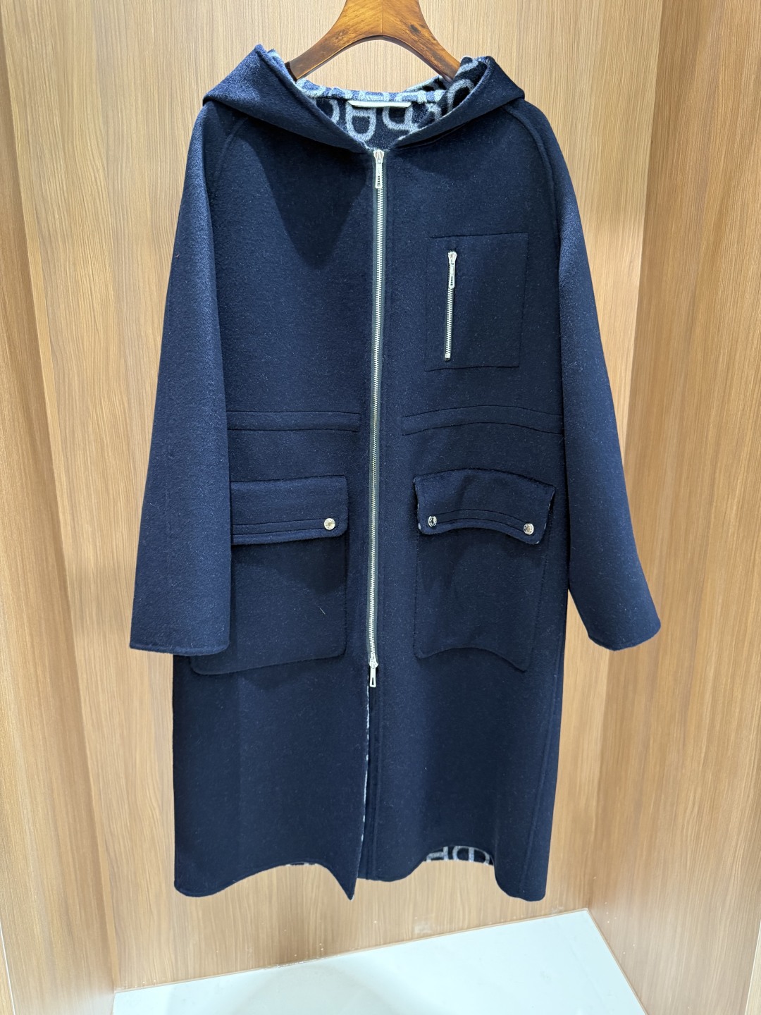 Hermes 2025 Fall/Winter Hooded Cashmere Coat with Pockets - Luxury Women's Wear