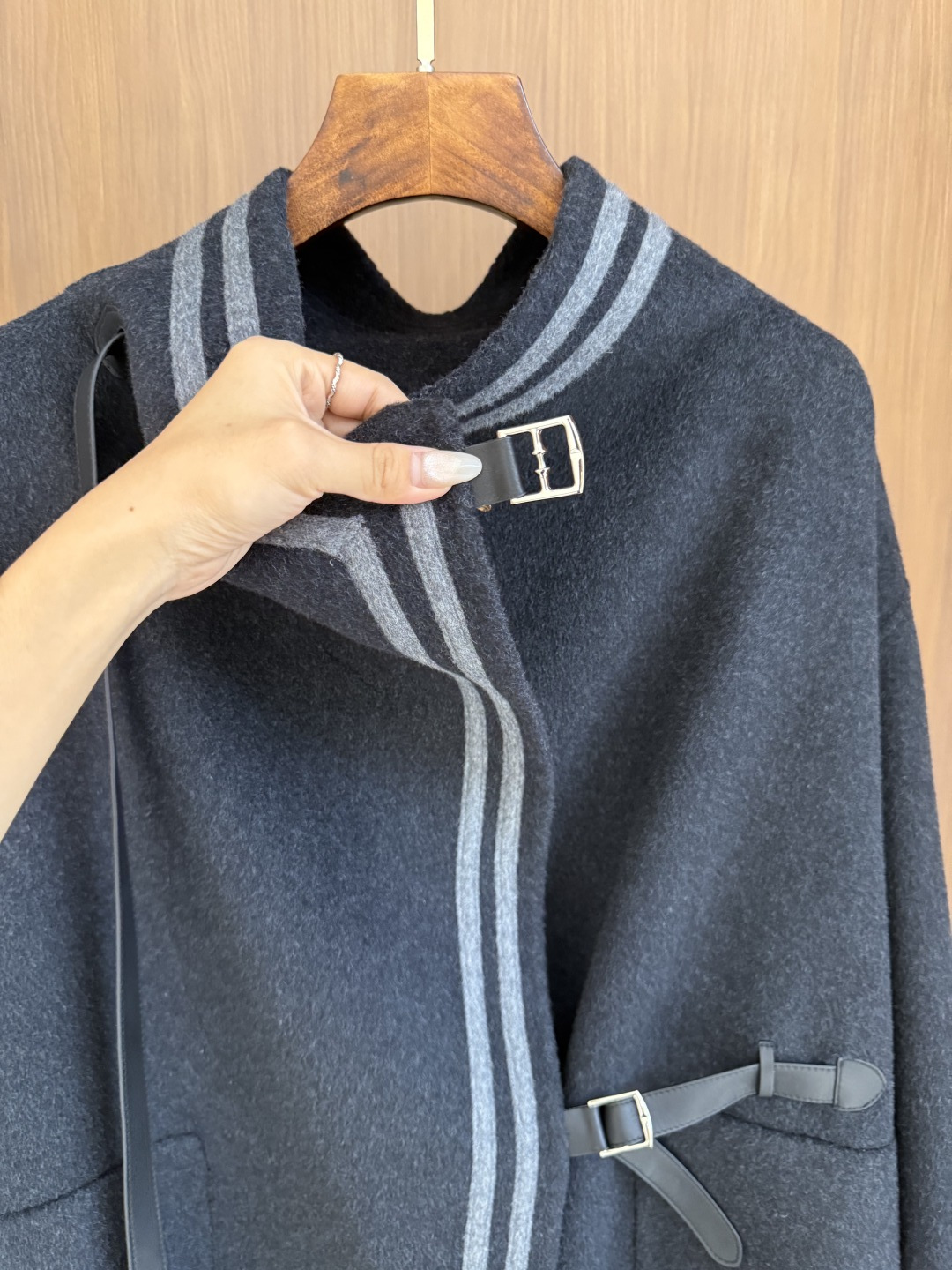 Elegant H Grey Wool-Cashmere Blend Coat with Belt, Size 36-40 5 cmp i1757922326953 799 0 4