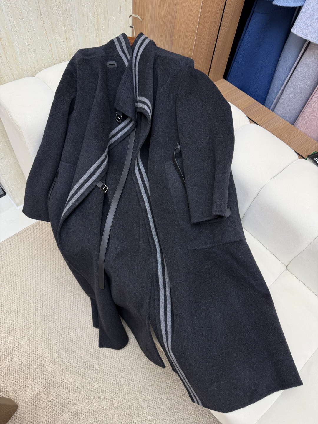 Elegant H Grey Wool-Cashmere Blend Coat with Belt, Size 36-40 6 cmp i1757923155010 7734 0 8