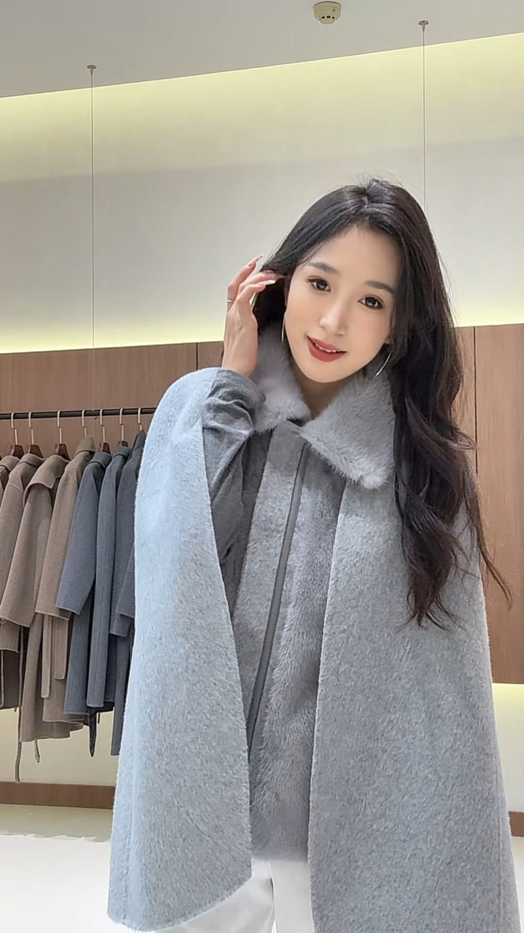 Elegant MaxMara Style Fur Collar Cape, Warm Winter Outerwear 2 cmp i1760069575888 4413 0 0
