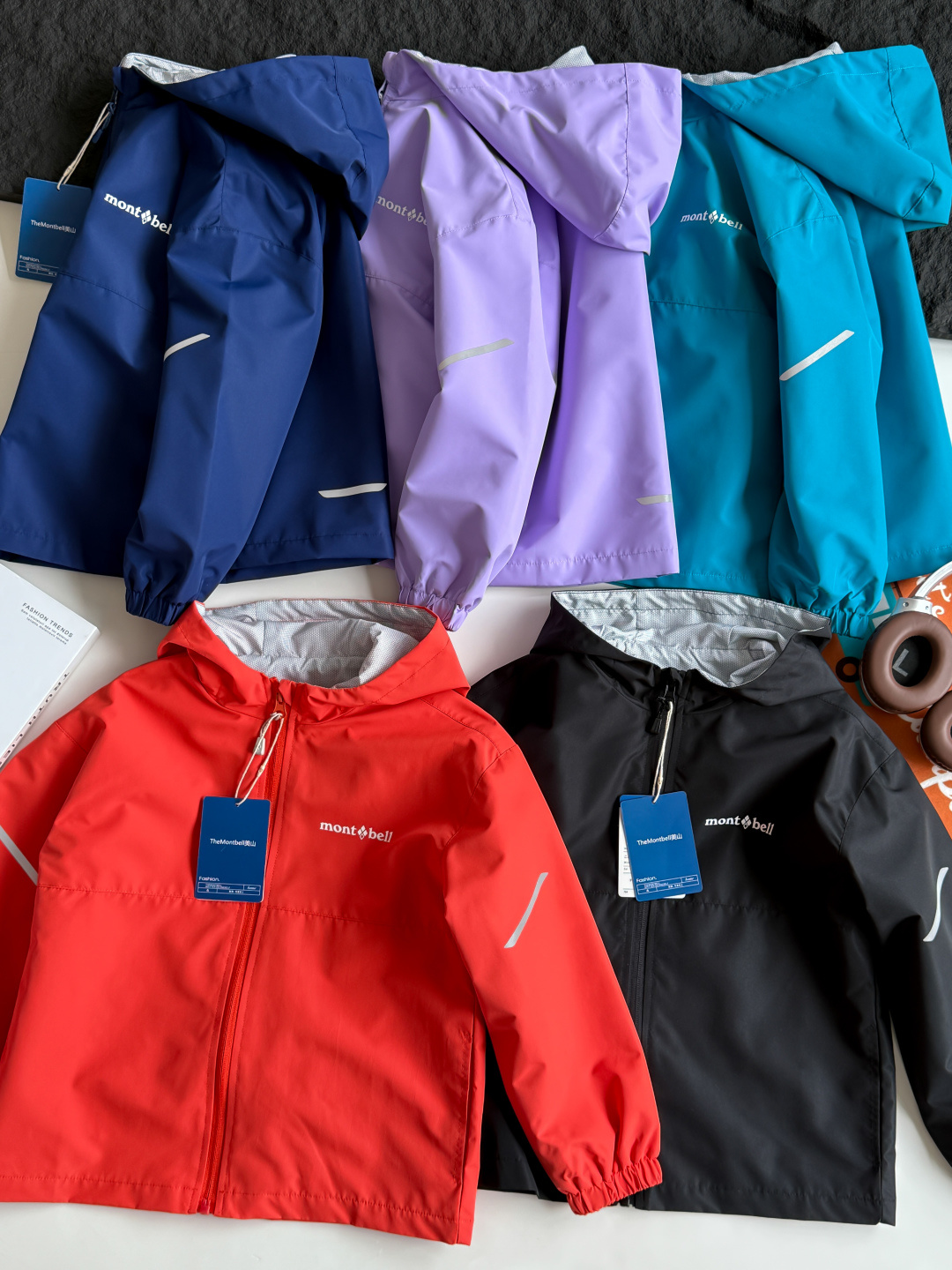 Cantidad 89.9@ una talla 120-170 El OOTD para los niños, ¡la chaqueta de montaña es definitivamente el toque final! Al …