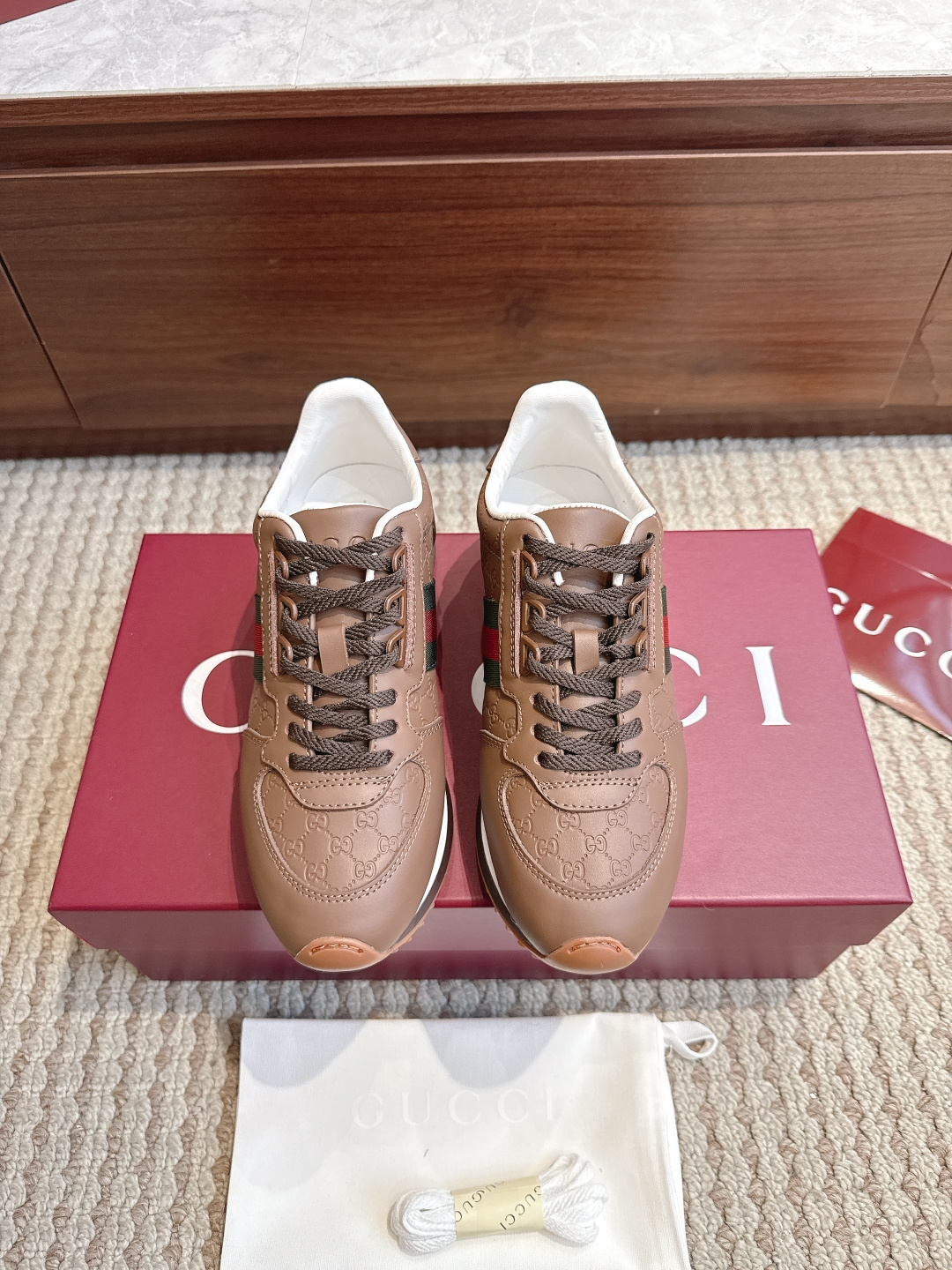 NO:867949,Gucci dad shoes 35-46 (4546 custom-made) high quality top crafts Gucci counter new original factory configuration, imported cowhide fabric from Italy, imported cowhide lining, breathable and comfortable, original soles specially provided by the factory and super comfortable, original factory and single goods, welcome to compare, casual shoes/sports shoes, gucci, sneakers, cowhide19860909Gucci 老爹鞋35—46（4546订做） 高品质 顶级工艺品 古奇 专柜新款原厂配置,意大利进口牛皮面料,进口牛皮内里垫,透气舒适,鞋底原厂特供原版底超级舒适,原厂跟单货,欢迎对比,休闲鞋/运动鞋,gucci,sneakers,cowhide,Women's Shoes