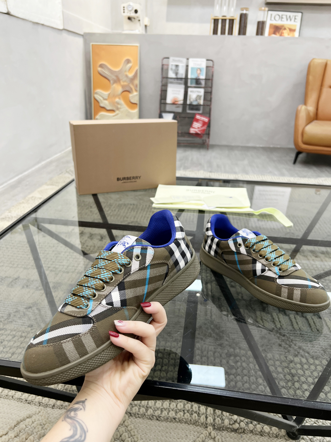 B 🔍顶级代购🇮🇹 巴 炸街情侣款👫官网新品专柜同步发售原厂配置，意大利进口格子布面料，超舒适透气网布