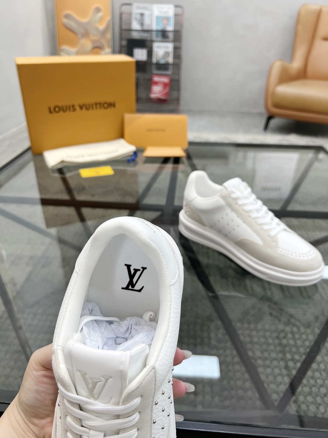  L 🔍顶级代购🇮🇹 路 炸街男神爆款运动板鞋专柜同步，鞋面意大利进口牛皮面料，高品质拼接复杂工艺品，透