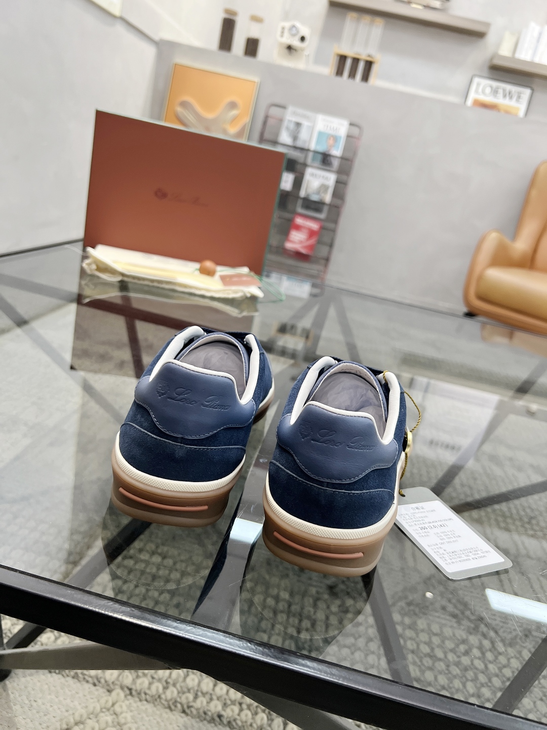  L 🔍顶级代购🇮🇹 LP 炸街男神爆款休闲板鞋专柜新品同步，鞋面意大利进口牛皮面料，高品质拼接工艺经典