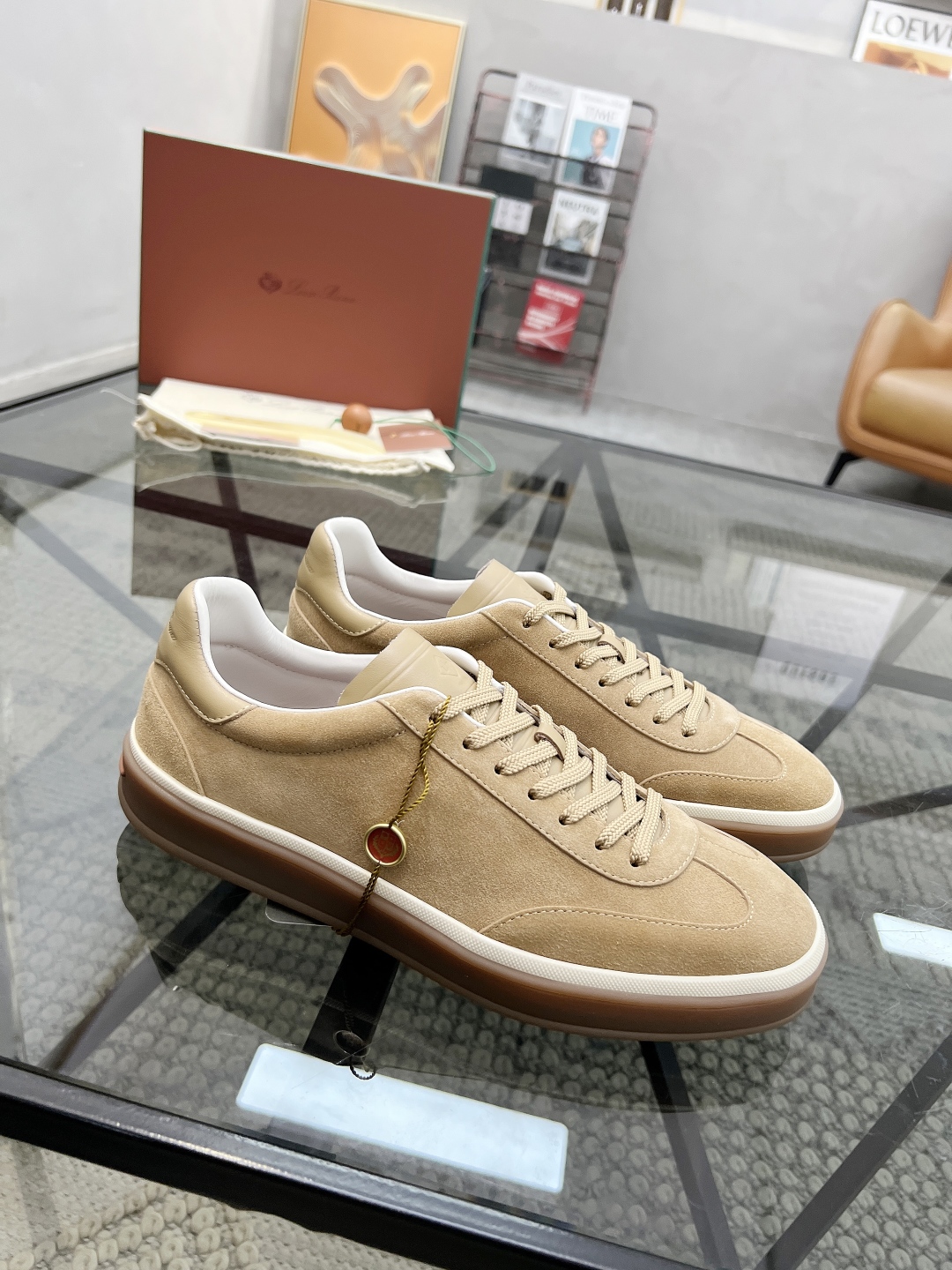  L 🔍顶级代购🇮🇹 LP 炸街男神爆款休闲板鞋专柜新品同步，鞋面意大利进口牛皮面料，高品质拼接工艺经典