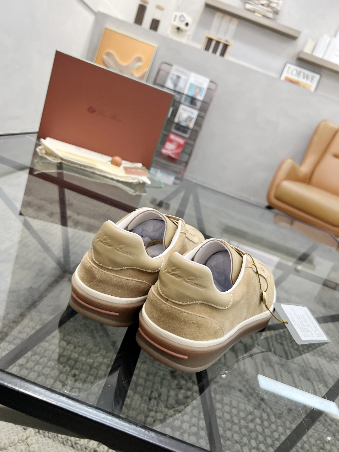  L 🔍顶级代购🇮🇹 LP 炸街男神爆款休闲板鞋专柜新品同步，鞋面意大利进口牛皮面料，高品质拼接工艺经典