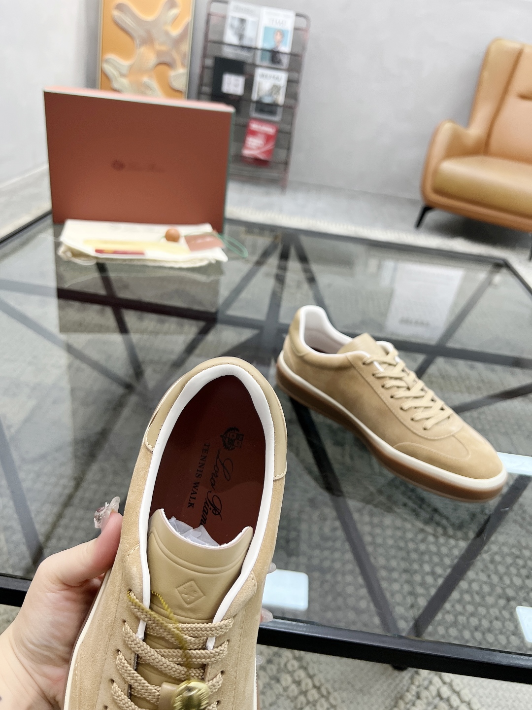  L 🔍顶级代购🇮🇹 LP 炸街男神爆款休闲板鞋专柜新品同步，鞋面意大利进口牛皮面料，高品质拼接工艺经典