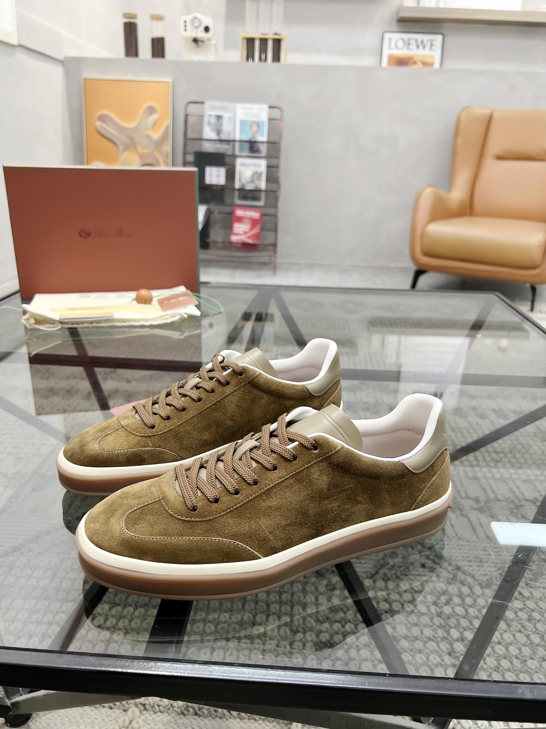  L 🔍顶级代购🇮🇹 LP 炸街男神爆款休闲板鞋专柜新品同步，鞋面意大利进口牛皮面料，高品质拼接工艺经典