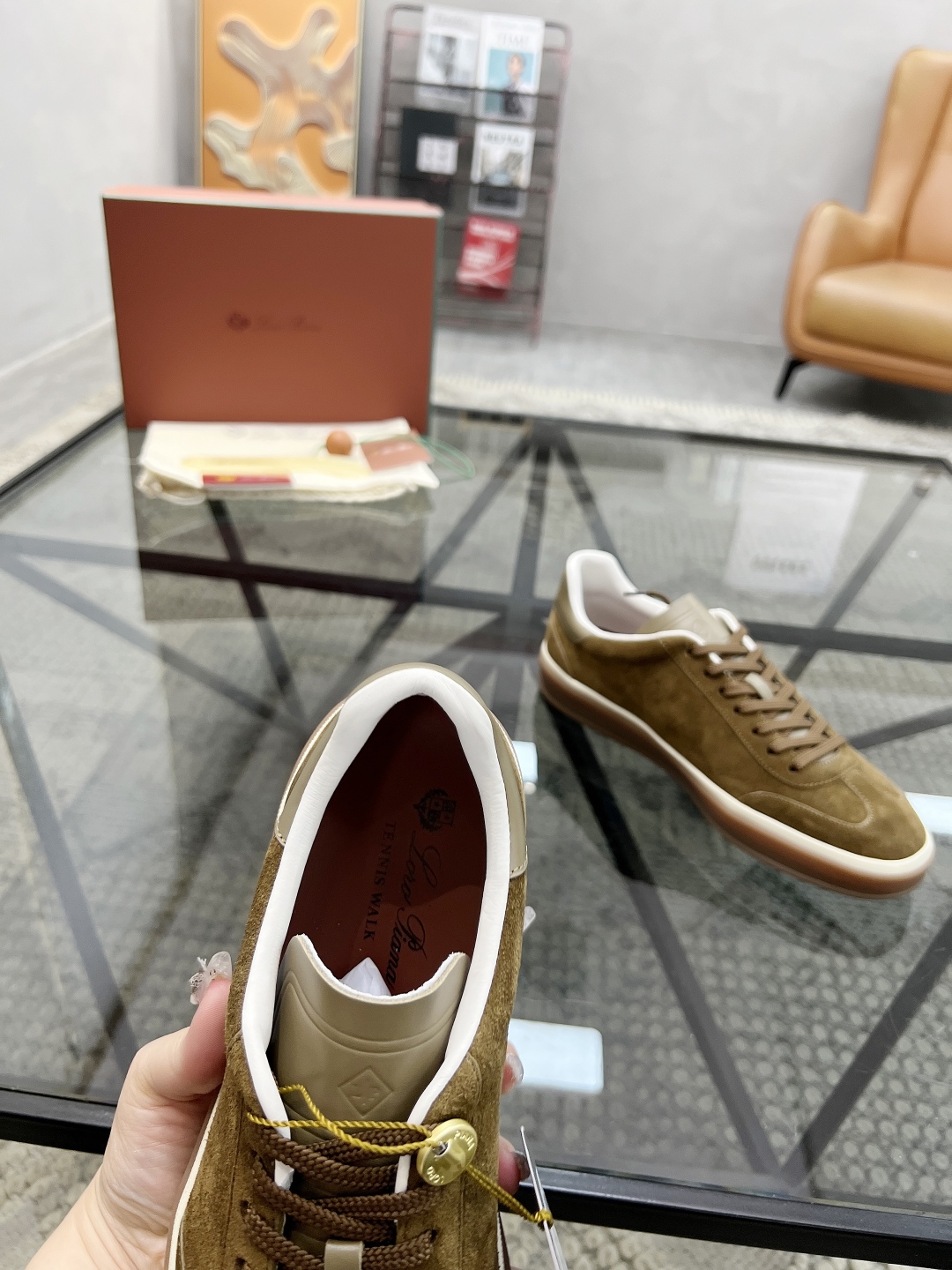  L 🔍顶级代购🇮🇹 LP 炸街男神爆款休闲板鞋专柜新品同步，鞋面意大利进口牛皮面料，高品质拼接工艺经典