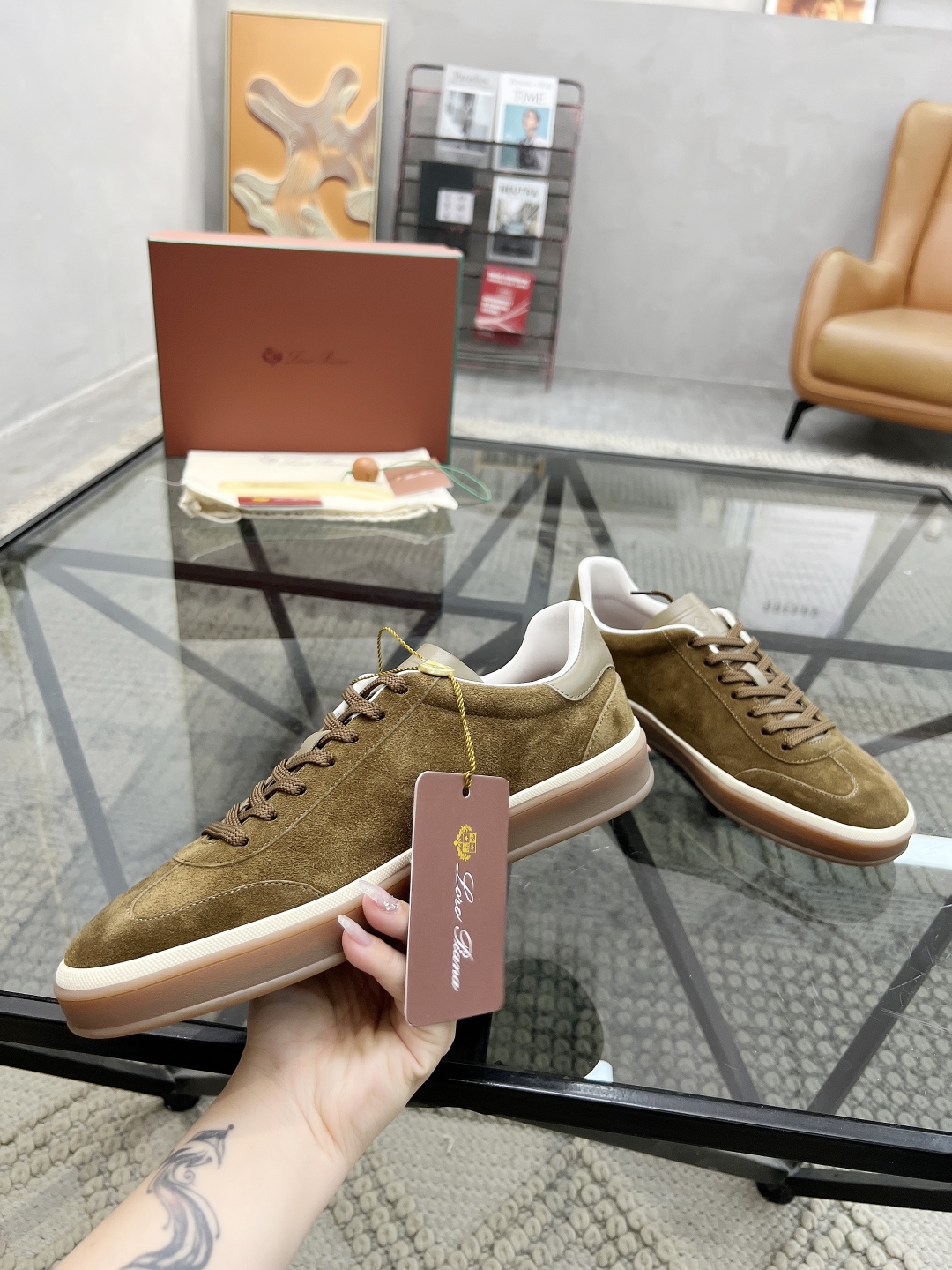  L 🔍顶级代购🇮🇹 LP 炸街男神爆款休闲板鞋专柜新品同步，鞋面意大利进口牛皮面料，高品质拼接工艺经典