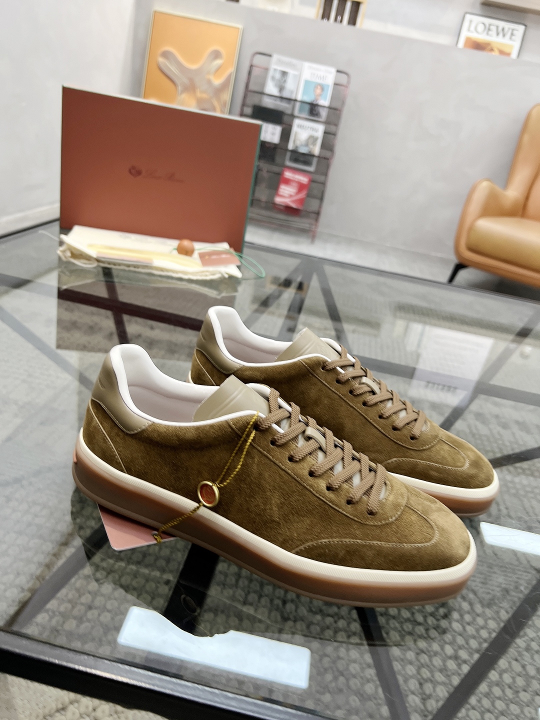  L 🔍顶级代购🇮🇹 LP 炸街男神爆款休闲板鞋专柜新品同步，鞋面意大利进口牛皮面料，高品质拼接工艺经典