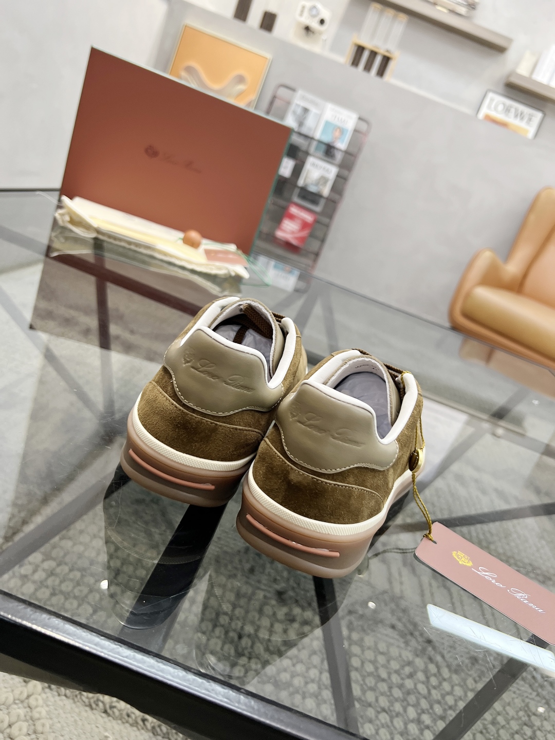  L 🔍顶级代购🇮🇹 LP 炸街男神爆款休闲板鞋专柜新品同步，鞋面意大利进口牛皮面料，高品质拼接工艺经典