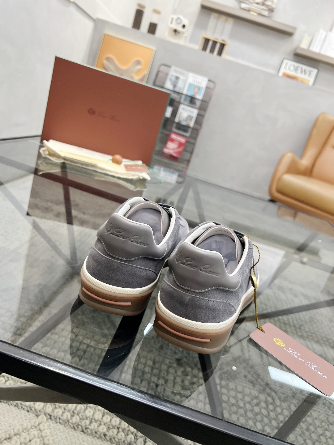  L 🔍顶级代购🇮🇹 LP 炸街男神爆款休闲板鞋专柜新品同步，鞋面意大利进口牛皮面料，高品质拼接工艺经典