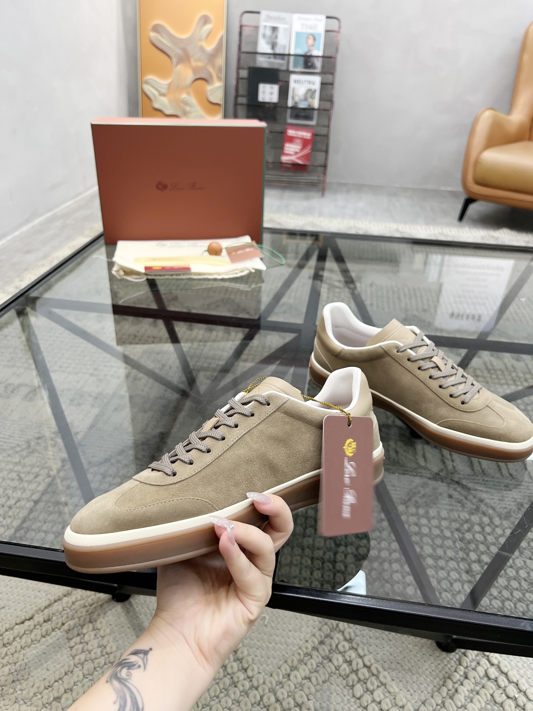  L 🔍顶级代购🇮🇹 LP 炸街男神爆款休闲板鞋专柜新品同步，鞋面意大利进口牛皮面料，高品质拼接工艺经典