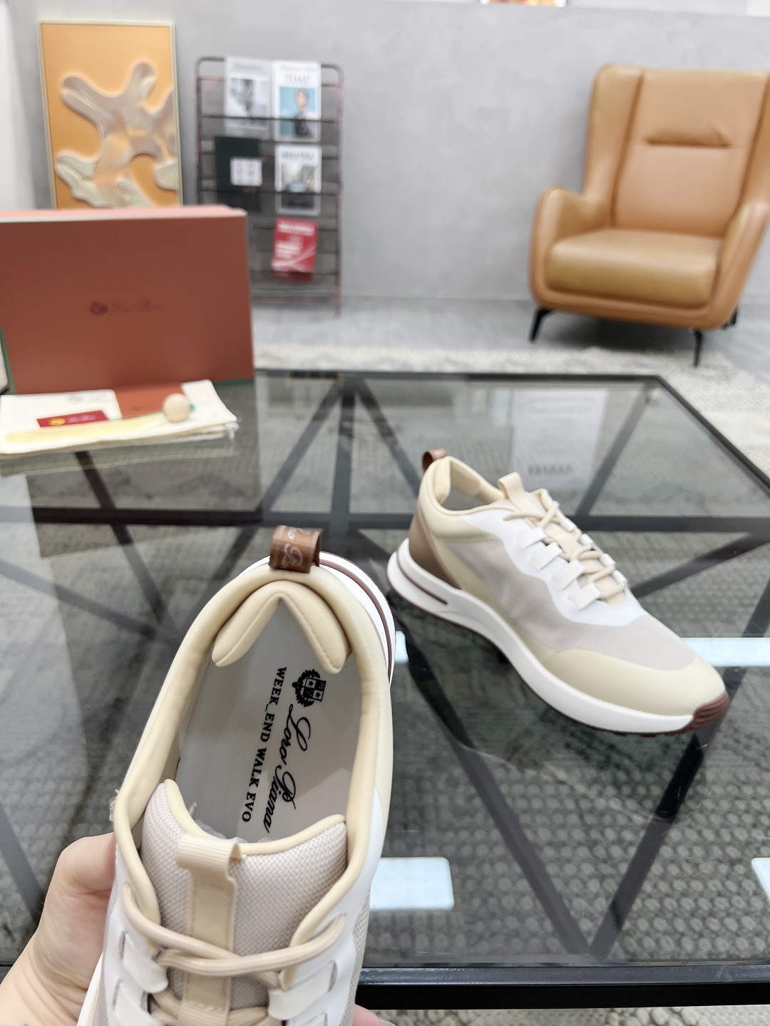  L 🔍顶级代购🇮🇹 LP 炸街男神爆款休闲板鞋专柜新品同步，鞋面意大利进口牛皮搭配网布面料，高品质滴胶