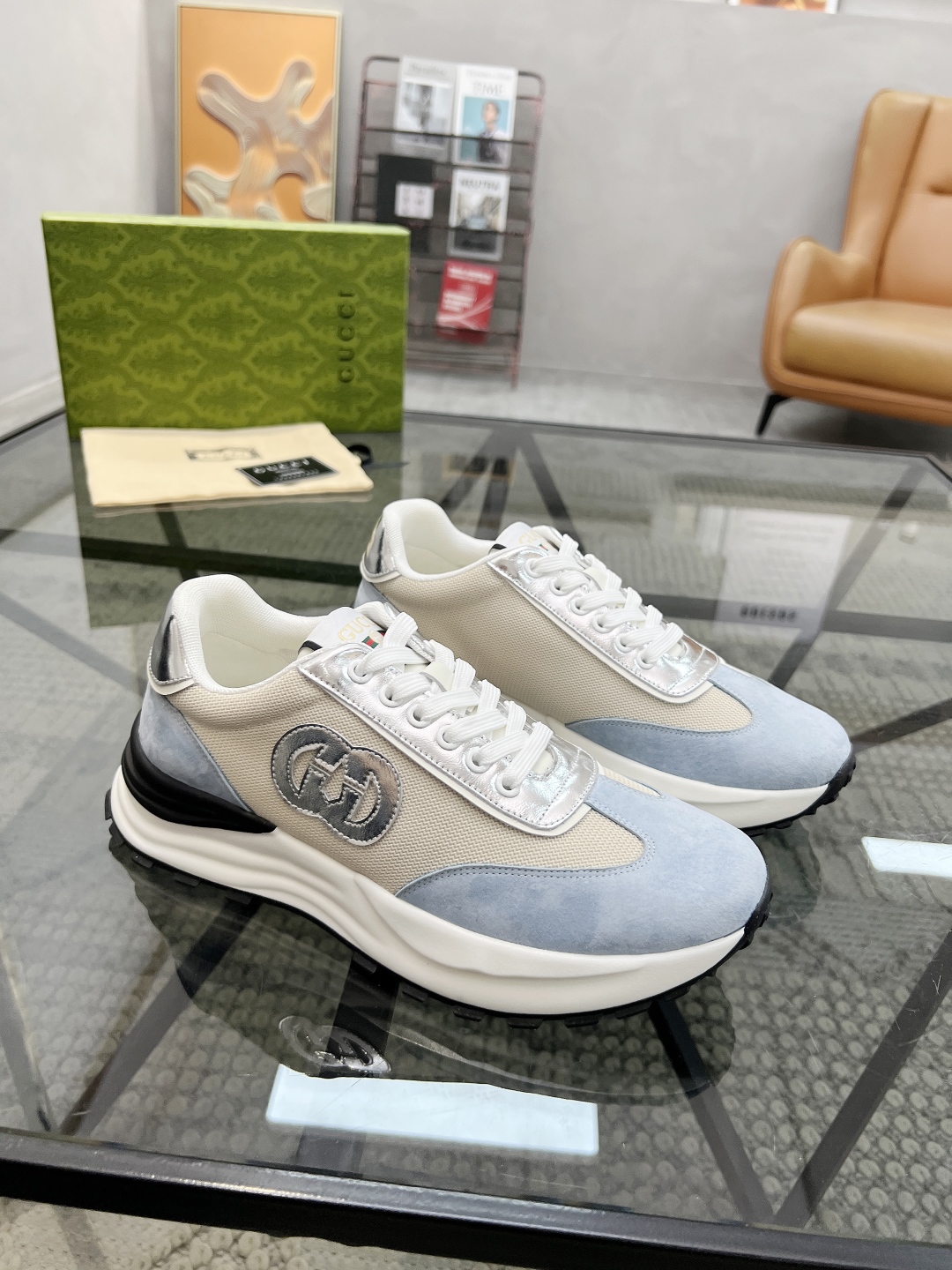  G 🔍顶级代购🇮🇹 古 炸街男神新品来袭，超人气爆款专柜新款，原厂配置意大利进口牛皮搭配网布面料，高品