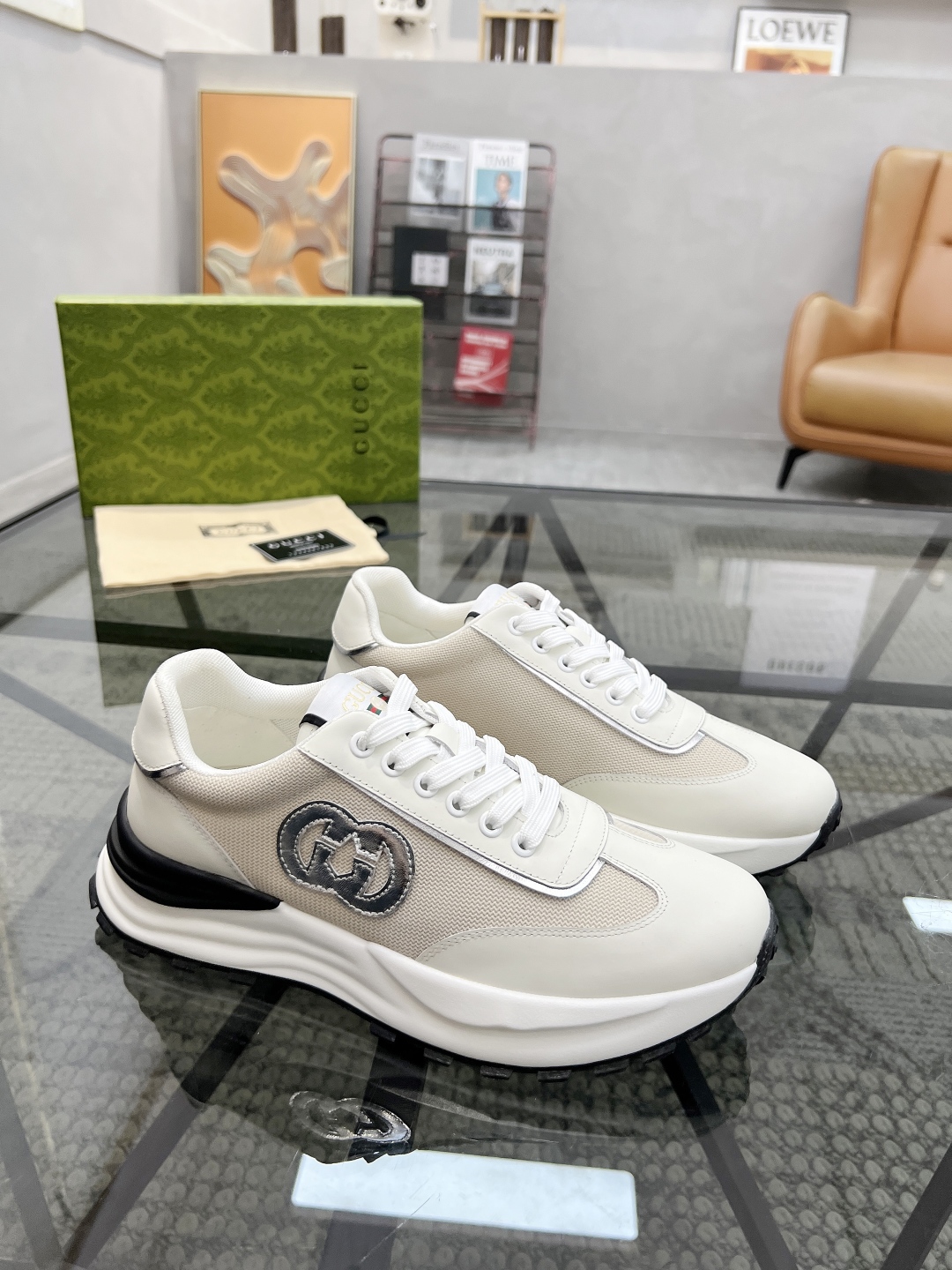  G 🔍顶级代购🇮🇹 古 炸街男神新品来袭，超人气爆款专柜新款，原厂配置意大利进口牛皮搭配网布面料，高品