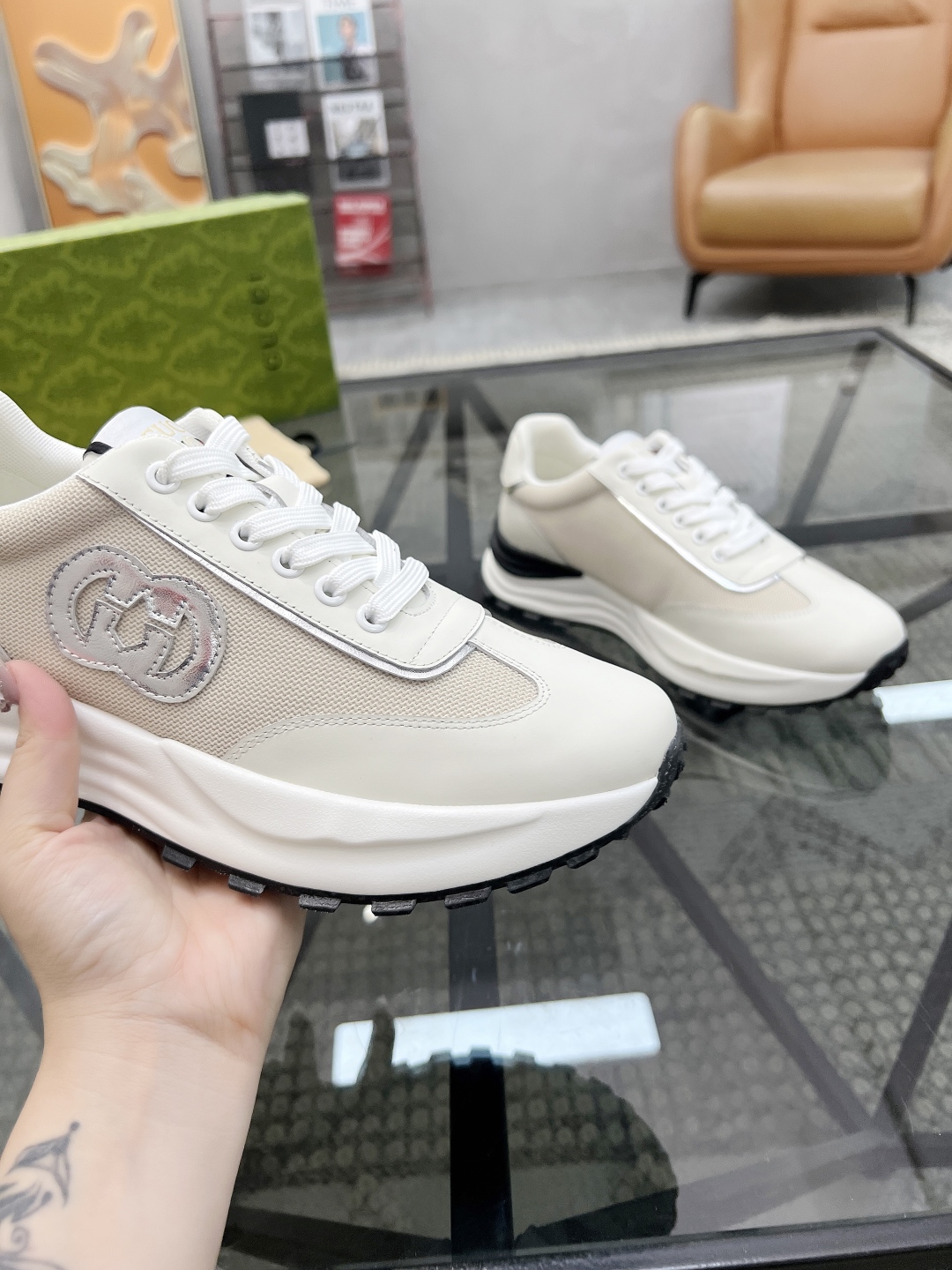  G 🔍顶级代购🇮🇹 古 炸街男神新品来袭，超人气爆款专柜新款，原厂配置意大利进口牛皮搭配网布面料，高品