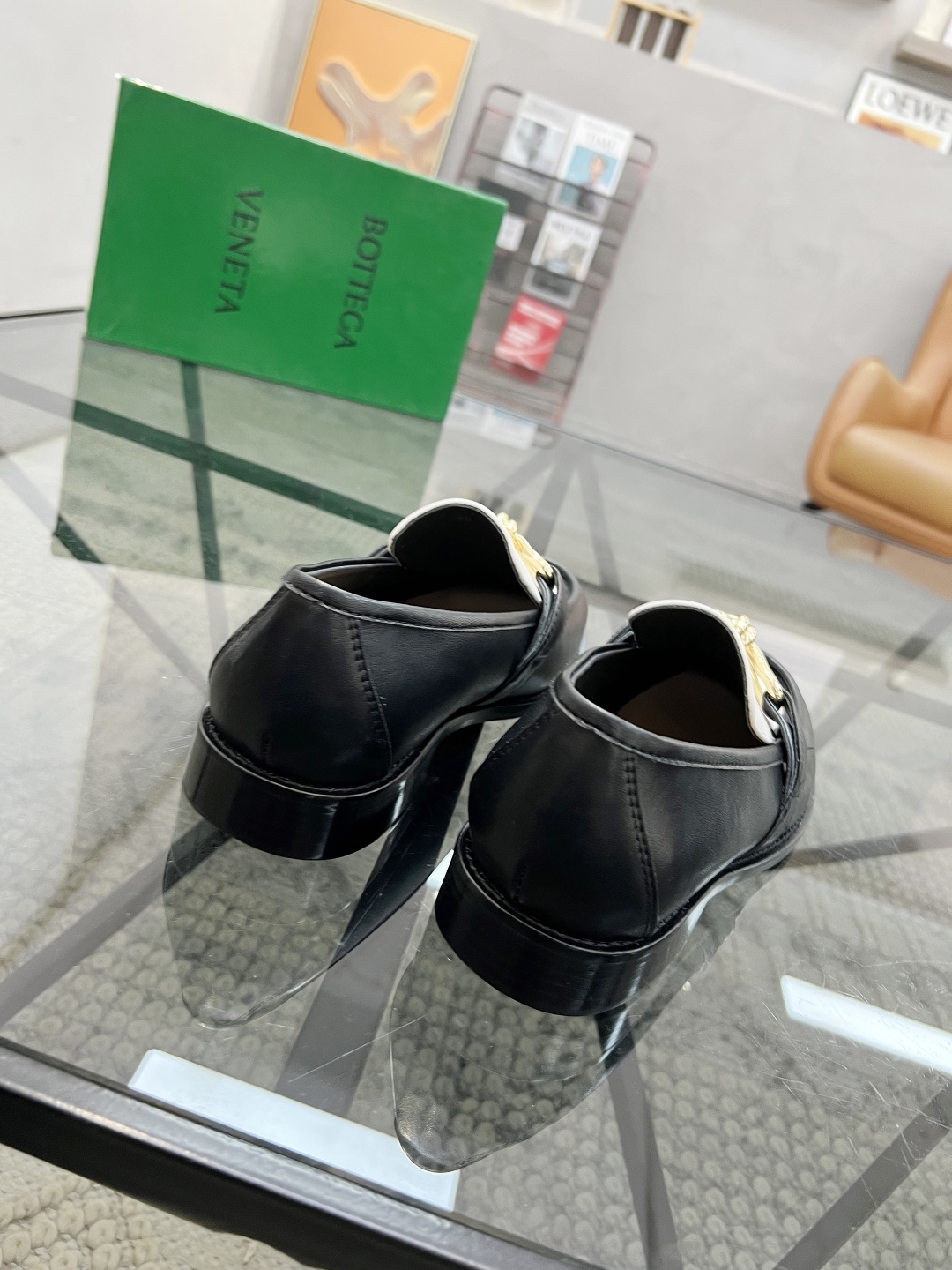  B 🔍顶级代购🇮🇹 碟 炸街情侣👫款官网新品套脚皮鞋原单货专柜同步，鞋面意大利进口牛皮面料，潮达人爆款