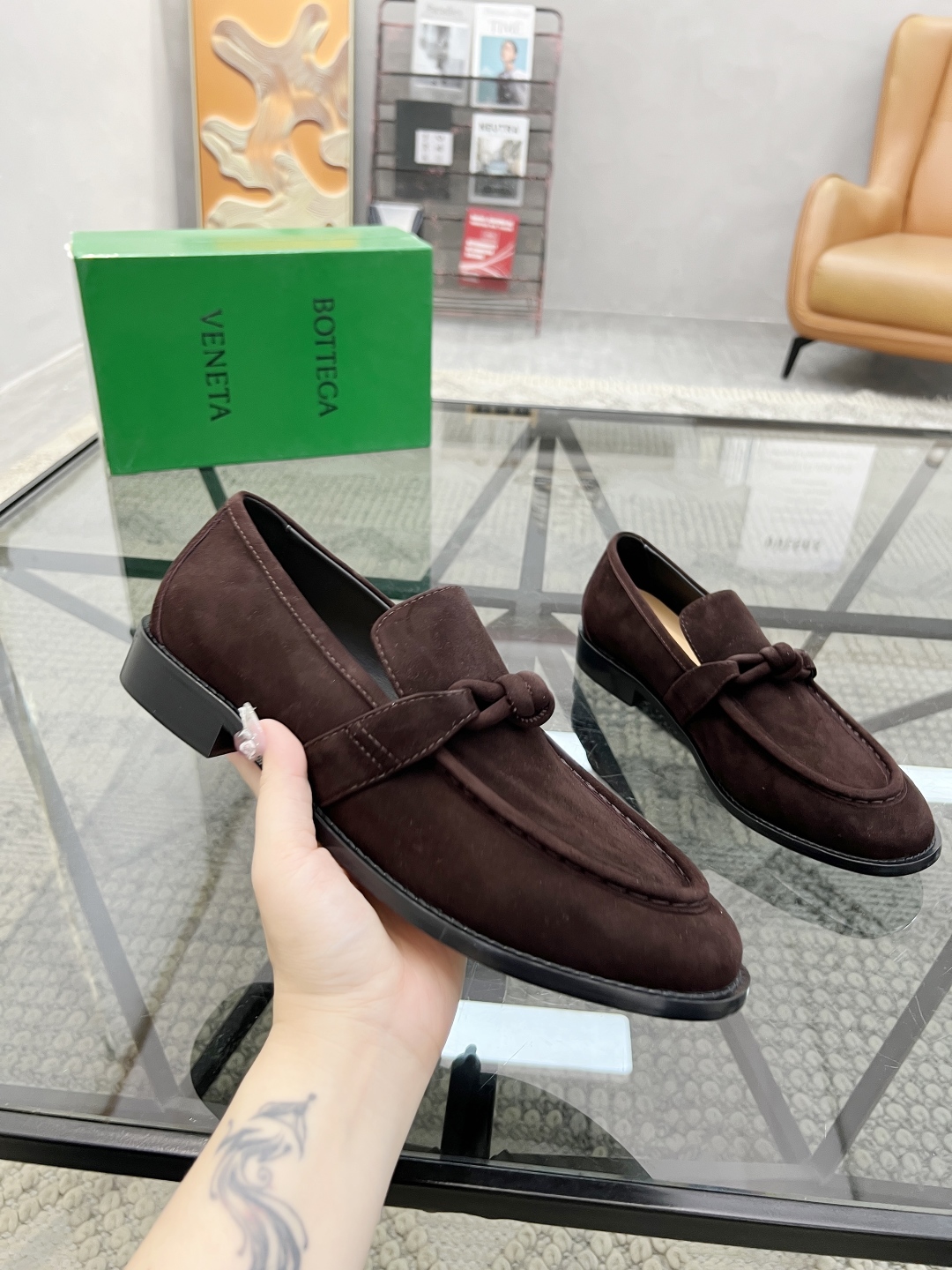  B 🔍顶级代购🇮🇹 碟 炸街情侣👫款官网新品套脚皮鞋原单货专柜同步，鞋面意大利进口牛皮面料，潮达人爆款