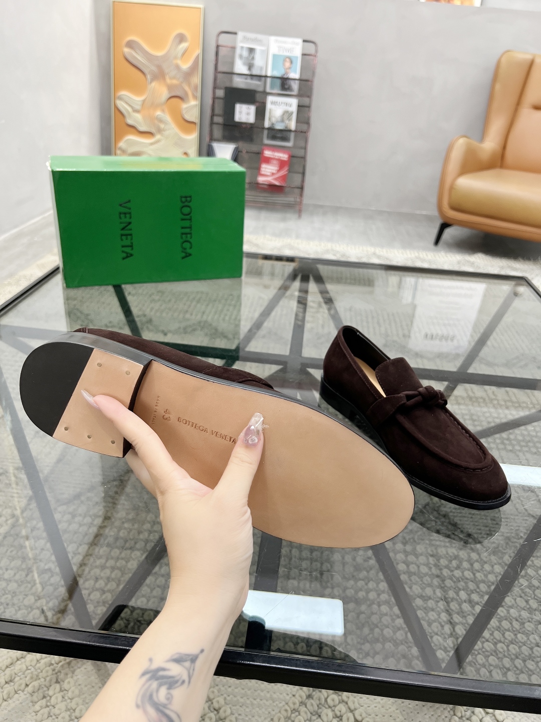  B 🔍顶级代购🇮🇹 碟 炸街情侣👫款官网新品套脚皮鞋原单货专柜同步，鞋面意大利进口牛皮面料，潮达人爆款