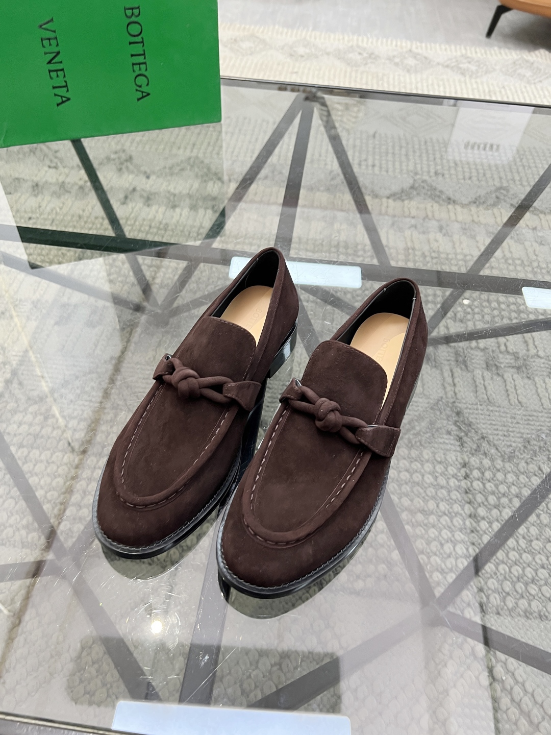  B 🔍顶级代购🇮🇹 碟 炸街情侣👫款官网新品套脚皮鞋原单货专柜同步，鞋面意大利进口牛皮面料，潮达人爆款