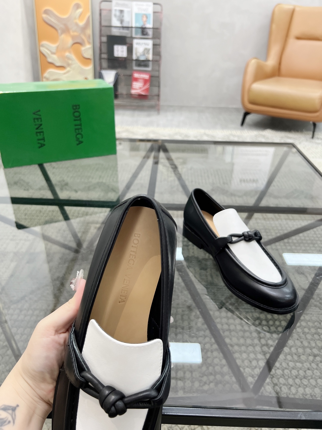  B 🔍顶级代购🇮🇹 碟 炸街情侣👫款官网新品套脚皮鞋原单货专柜同步，鞋面意大利进口牛皮面料，潮达人爆款