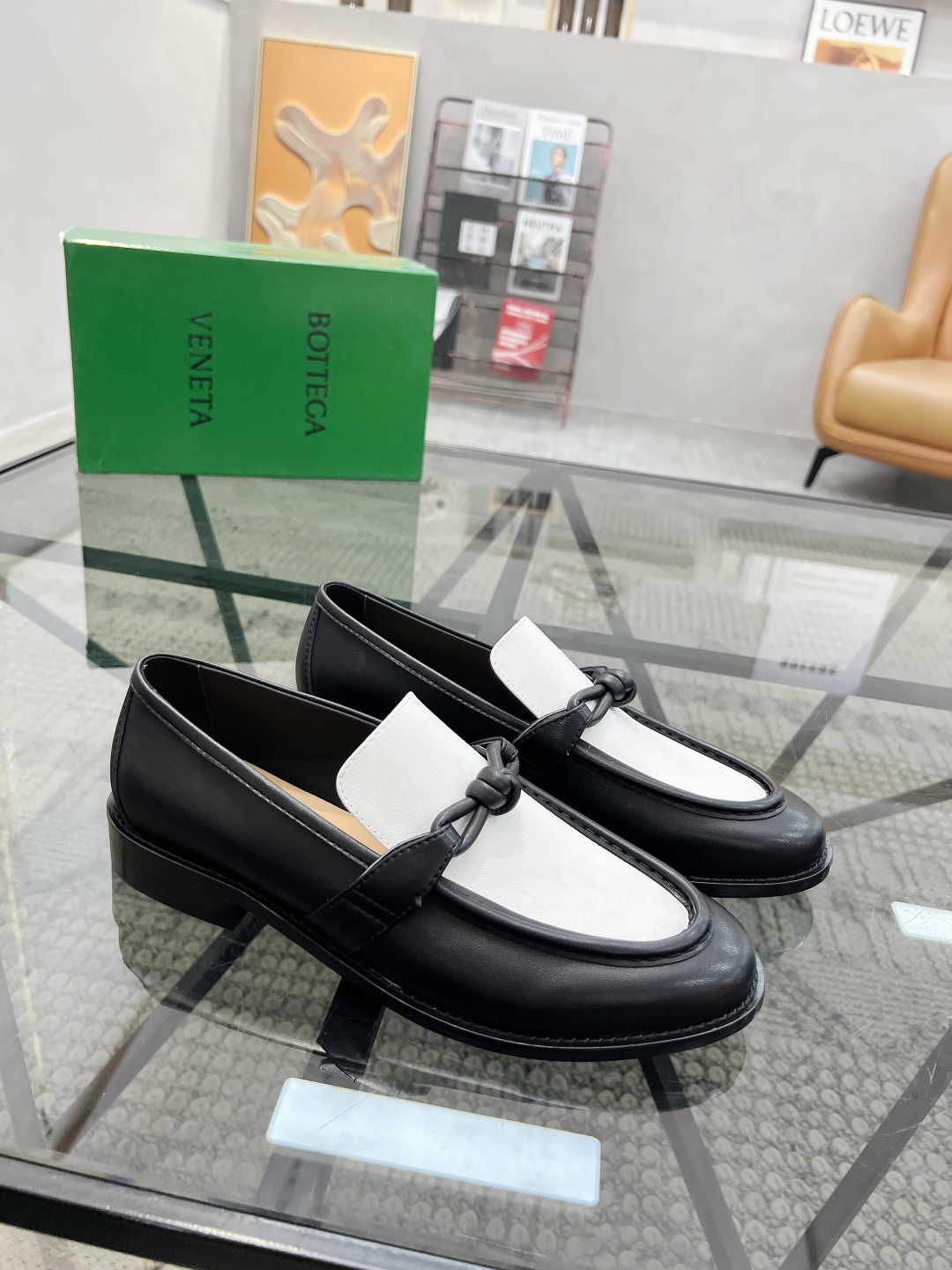  B 🔍顶级代购🇮🇹 碟 炸街情侣👫款官网新品套脚皮鞋原单货专柜同步，鞋面意大利进口牛皮面料，潮达人爆款