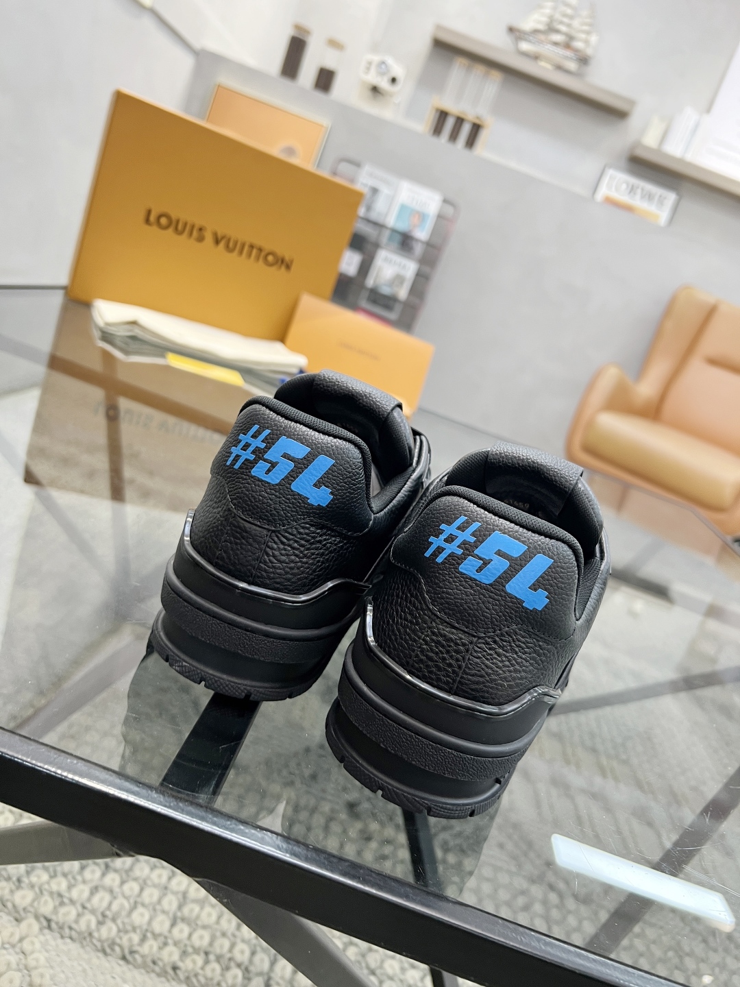  L 🔍顶级代购🇮🇹 路 炸街男神爆款运动板鞋专柜同步，鞋面意大利进口牛皮彩花面料，缤纷色彩复杂拼接工艺