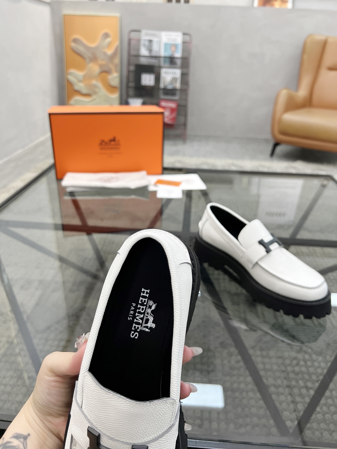  H 🔍顶级代购🇮🇹 爱 炸街男神厚底套脚皮鞋系列，专柜同步发售原厂配置，意大利进口牛皮面料，增高男神必