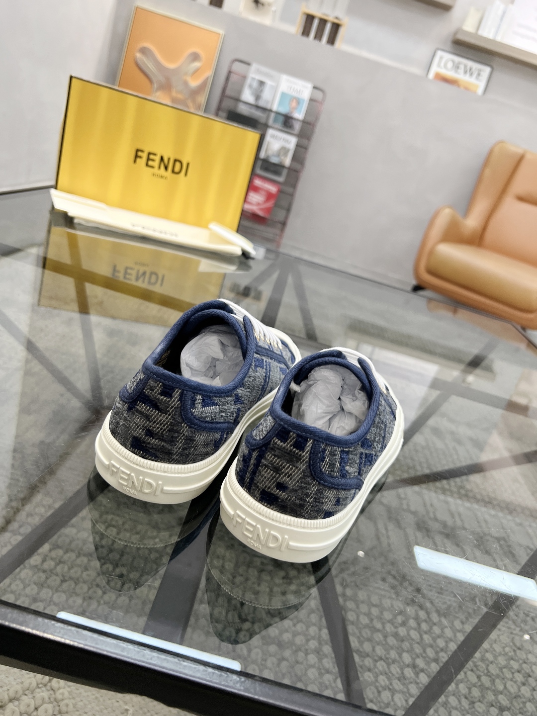  F 🔍顶级代购🇮🇹 芬 炸街情侣👫人气爆款专柜新款原厂配置，意大利进口原版标志布面，标志花纹潮人必备，