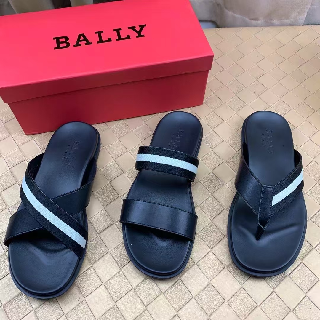  B 🔍顶级代购🇮🇹 巴 炸街男神春夏拖鞋新品专柜同步，鞋面意大利进口牛皮搭配织带面料，高品质拼接工艺，