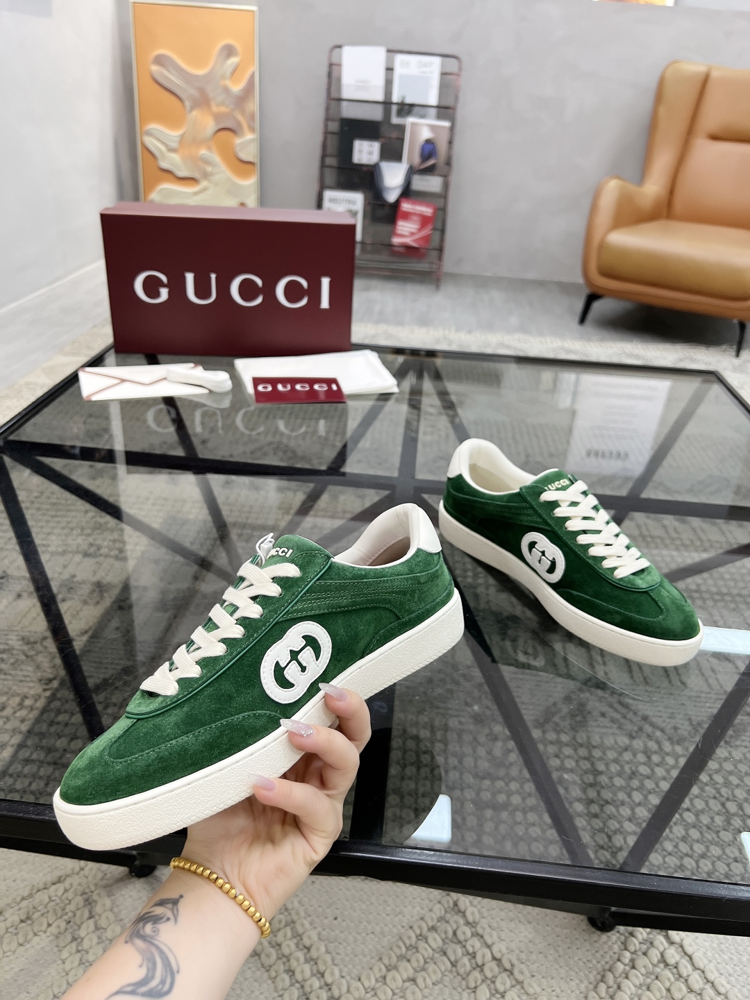  G 🔍顶级代购🇮🇹 古 炸街男神潮鞋专柜同步发售原厂配置，意大利进口原版进口牛皮面料，高品质拼接复杂工