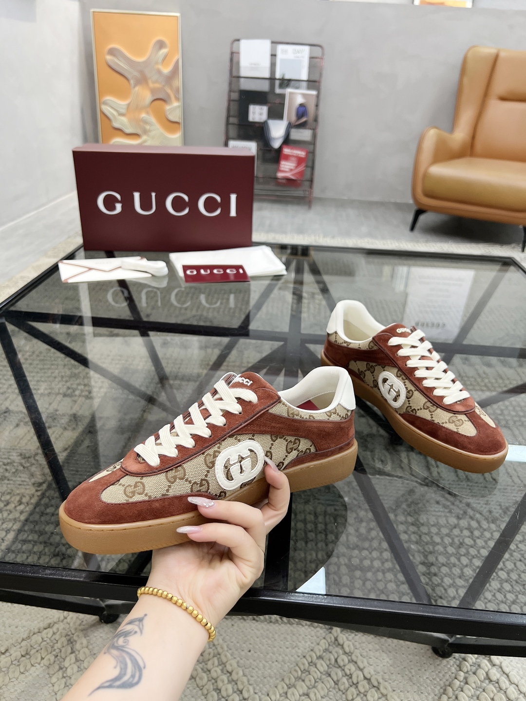  G 🔍顶级代购🇮🇹 古 炸街男神潮鞋专柜同步发售原厂配置，意大利进口原版进口牛皮搭配印花布面料，高品质