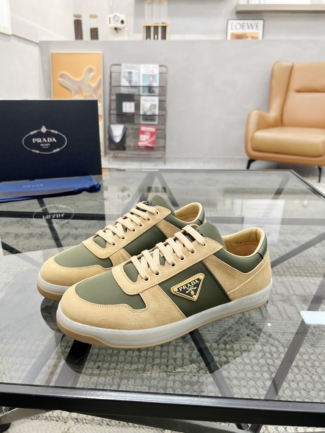  P 🔍顶级代购🇮🇹 普 炸街男神新品运动休闲鞋专柜同步，鞋面意大利进口牛皮搭配布面料，进口水染牛皮里垫