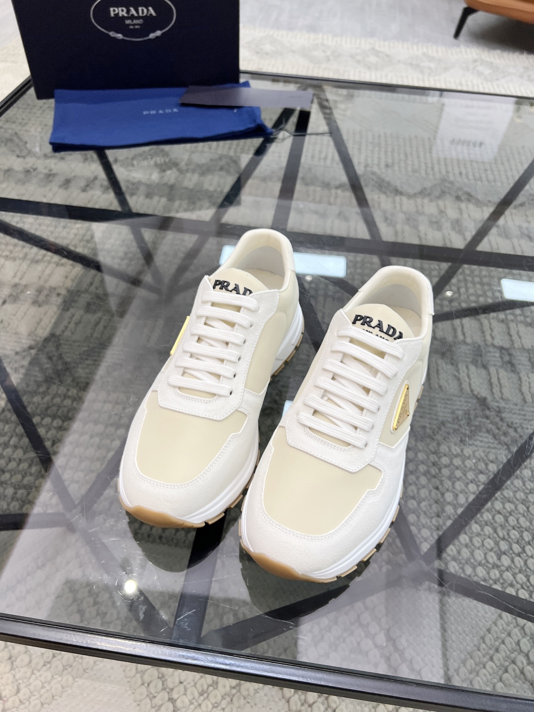  P 🔍顶级代购🇮🇹 普 炸街男神新品运动休闲鞋专柜同步，鞋面意大利进口牛皮搭配布面料，进口水染牛皮里垫