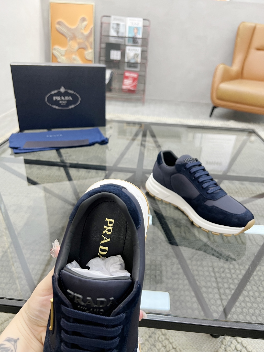  P 🔍顶级代购🇮🇹 普 炸街男神新品运动休闲鞋专柜同步，鞋面意大利进口牛皮搭配布面料，进口水染牛皮里垫