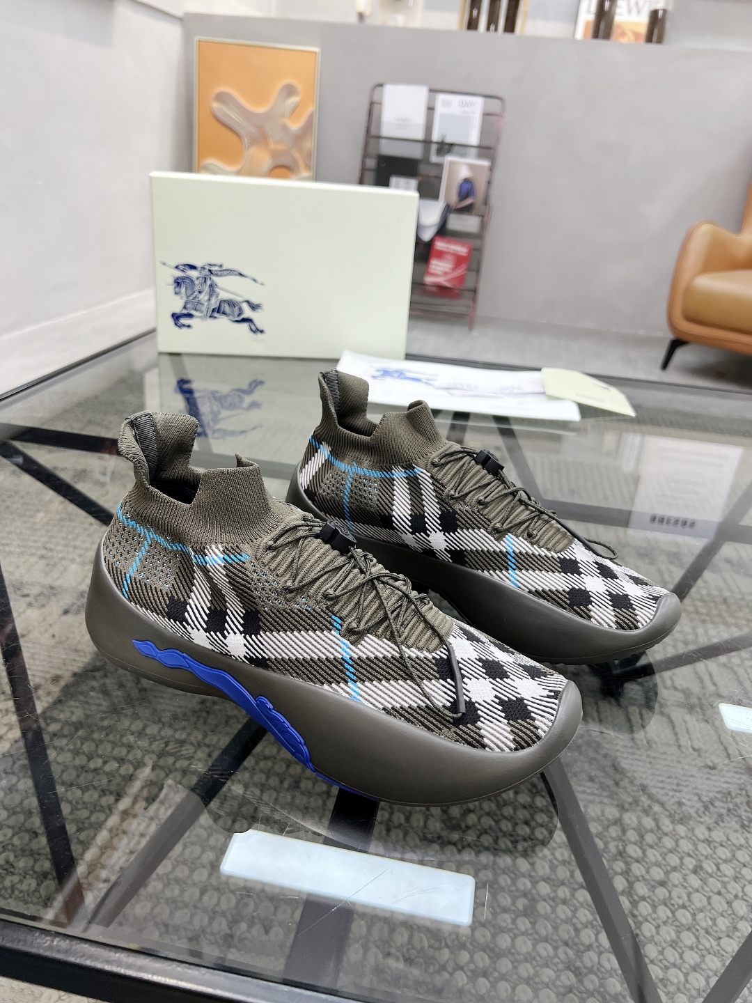  B 🔍顶级代购🇮🇹 巴 炸街男神官网新品专柜同步发售原厂配置，意大利进口定制飞织面料，超舒适透气网布内