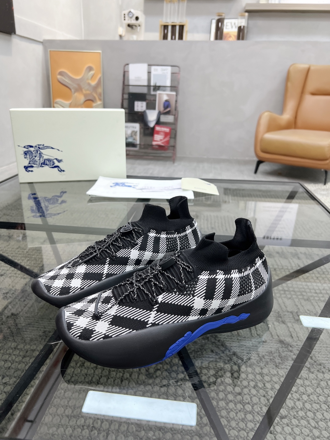  B 🔍顶级代购🇮🇹 巴 炸街男神官网新品专柜同步发售原厂配置，意大利进口定制飞织面料，超舒适透气网布内