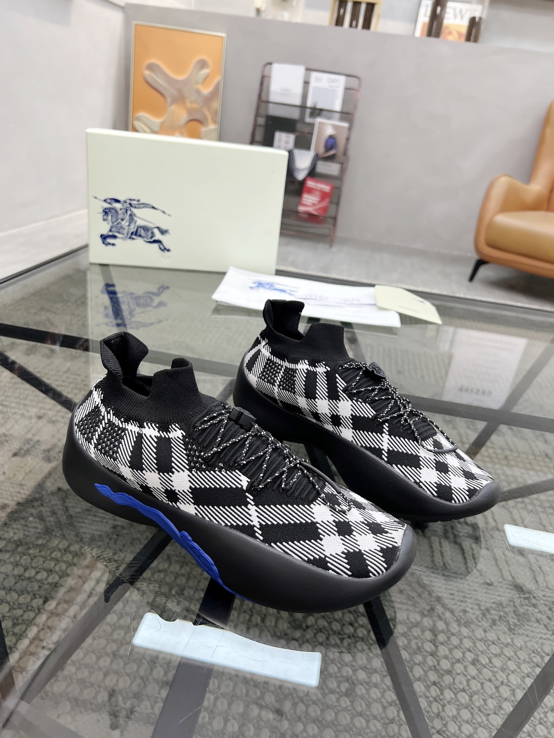  B 🔍顶级代购🇮🇹 巴 炸街男神官网新品专柜同步发售原厂配置，意大利进口定制飞织面料，超舒适透气网布内