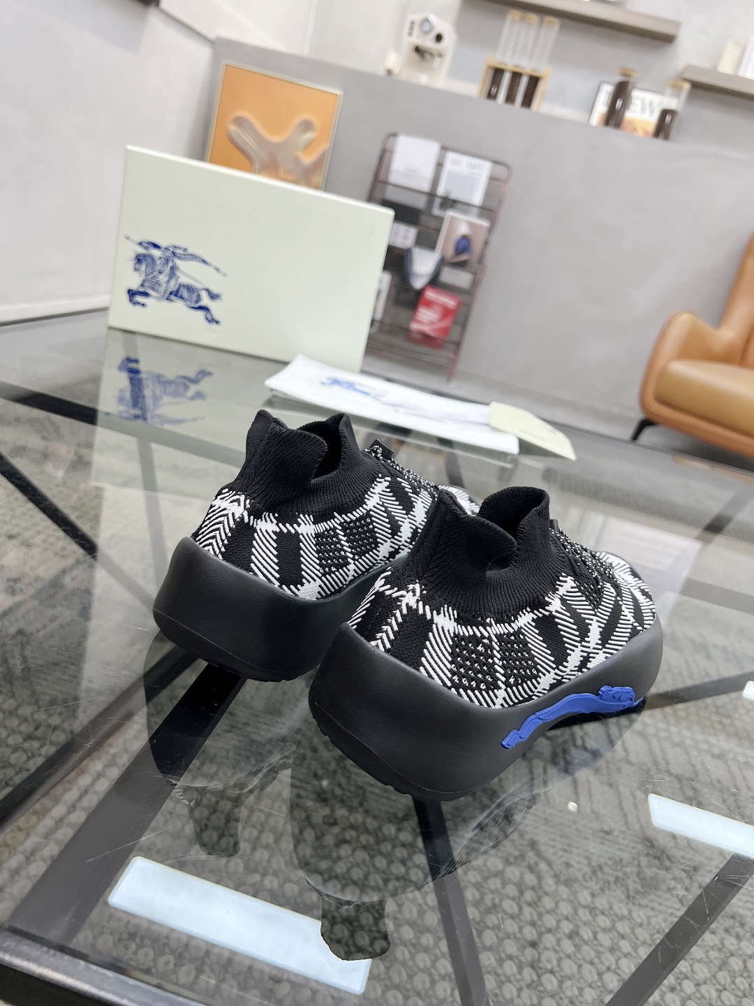  B 🔍顶级代购🇮🇹 巴 炸街男神官网新品专柜同步发售原厂配置，意大利进口定制飞织面料，超舒适透气网布内