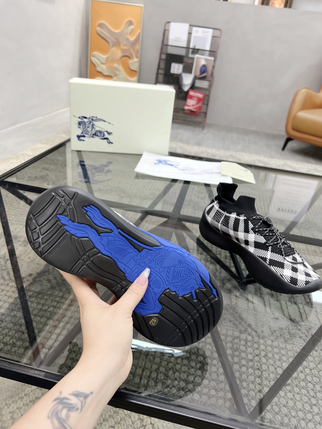  B 🔍顶级代购🇮🇹 巴 炸街男神官网新品专柜同步发售原厂配置，意大利进口定制飞织面料，超舒适透气网布内