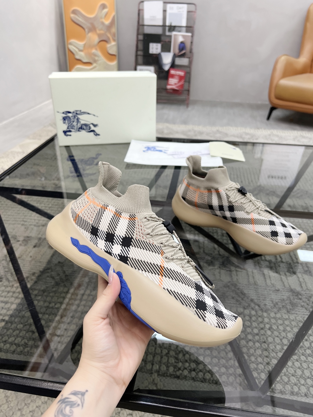  B 🔍顶级代购🇮🇹 巴 炸街男神官网新品专柜同步发售原厂配置，意大利进口定制飞织面料，超舒适透气网布内