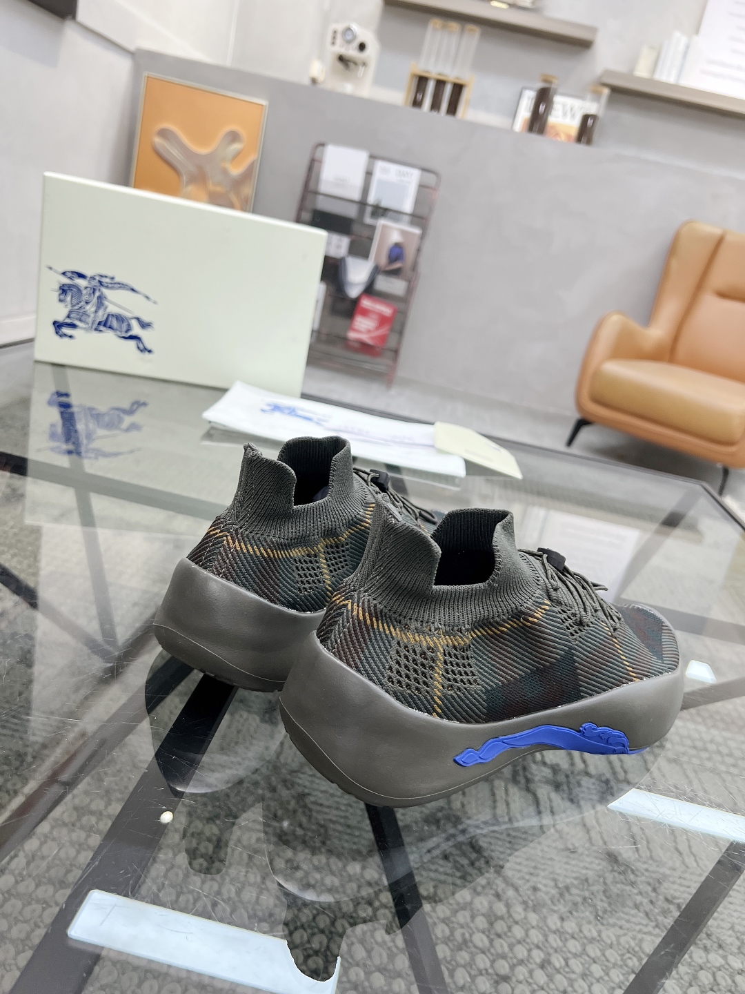  B 🔍顶级代购🇮🇹 巴 炸街男神官网新品专柜同步发售原厂配置，意大利进口定制飞织面料，超舒适透气网布内