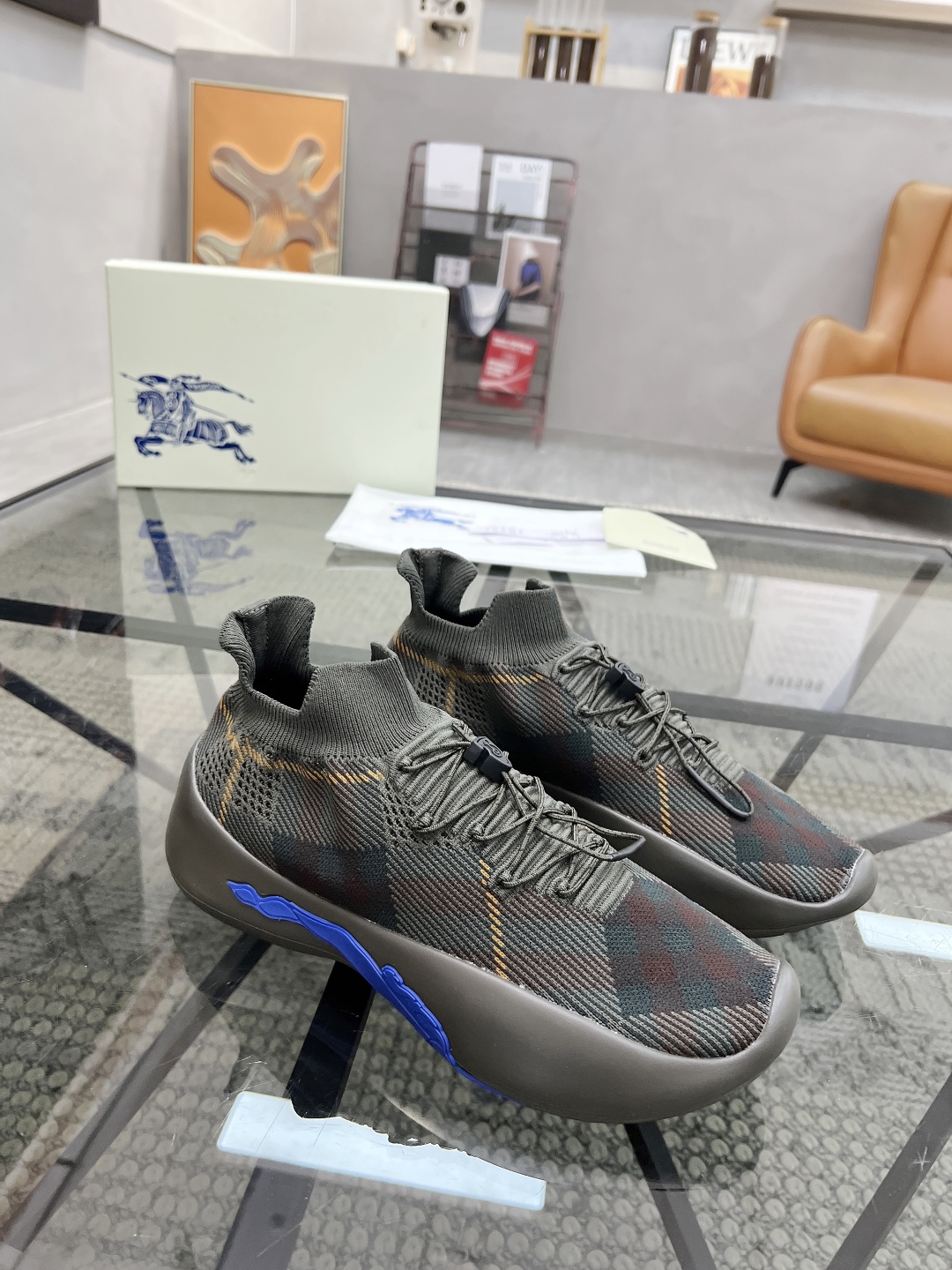  B 🔍顶级代购🇮🇹 巴 炸街男神官网新品专柜同步发售原厂配置，意大利进口定制飞织面料，超舒适透气网布内