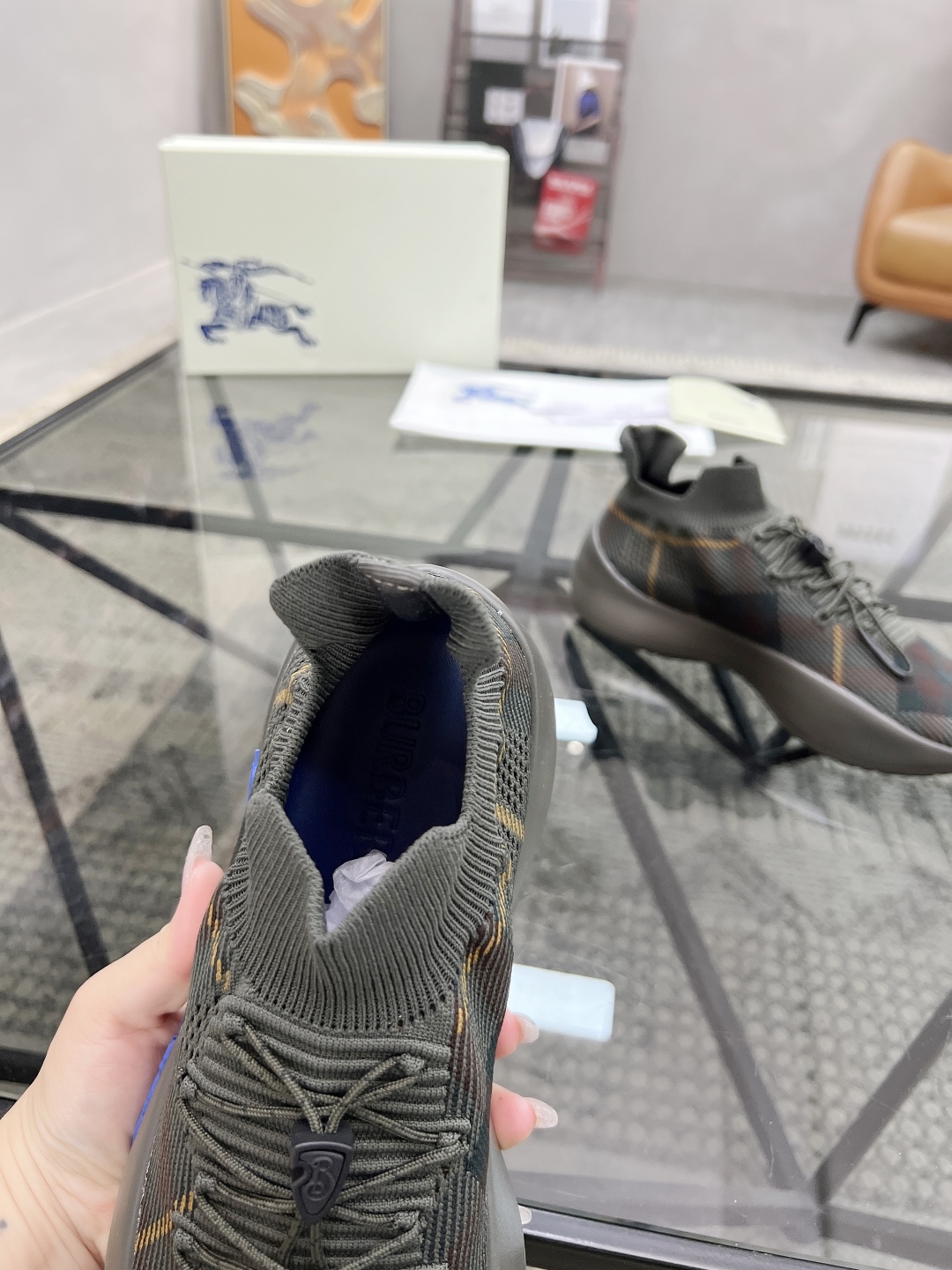  B 🔍顶级代购🇮🇹 巴 炸街男神官网新品专柜同步发售原厂配置，意大利进口定制飞织面料，超舒适透气网布内