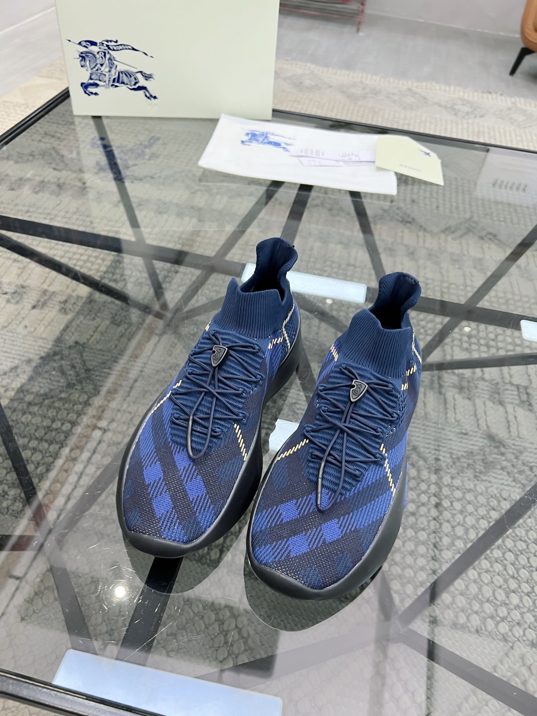  B 🔍顶级代购🇮🇹 巴 炸街男神官网新品专柜同步发售原厂配置，意大利进口定制飞织面料，超舒适透气网布内