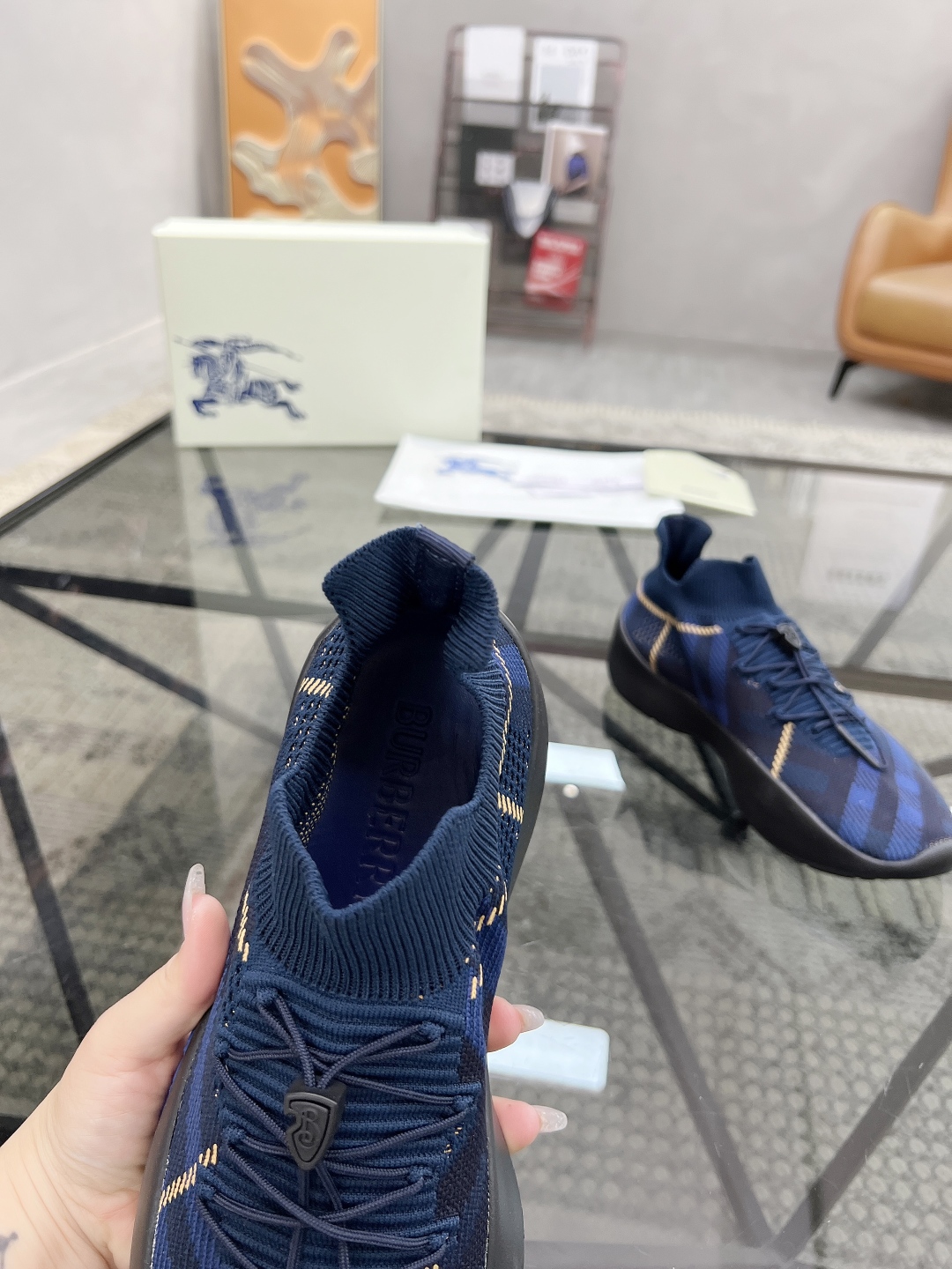  B 🔍顶级代购🇮🇹 巴 炸街男神官网新品专柜同步发售原厂配置，意大利进口定制飞织面料，超舒适透气网布内